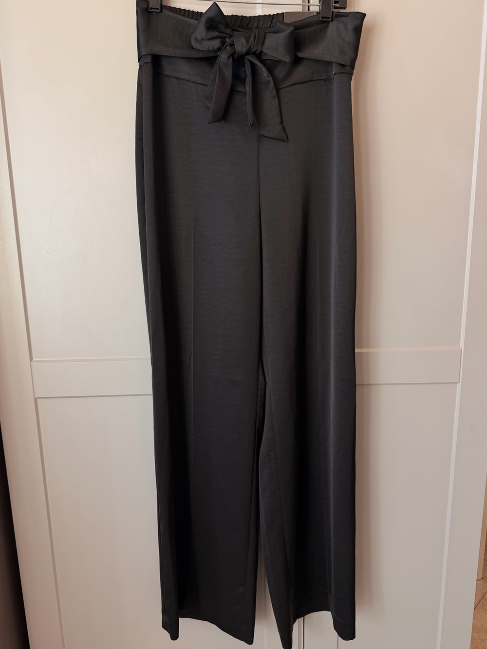 NWT Express Super High Rise Tie Waist Wide Leg Trouser Pants Black M